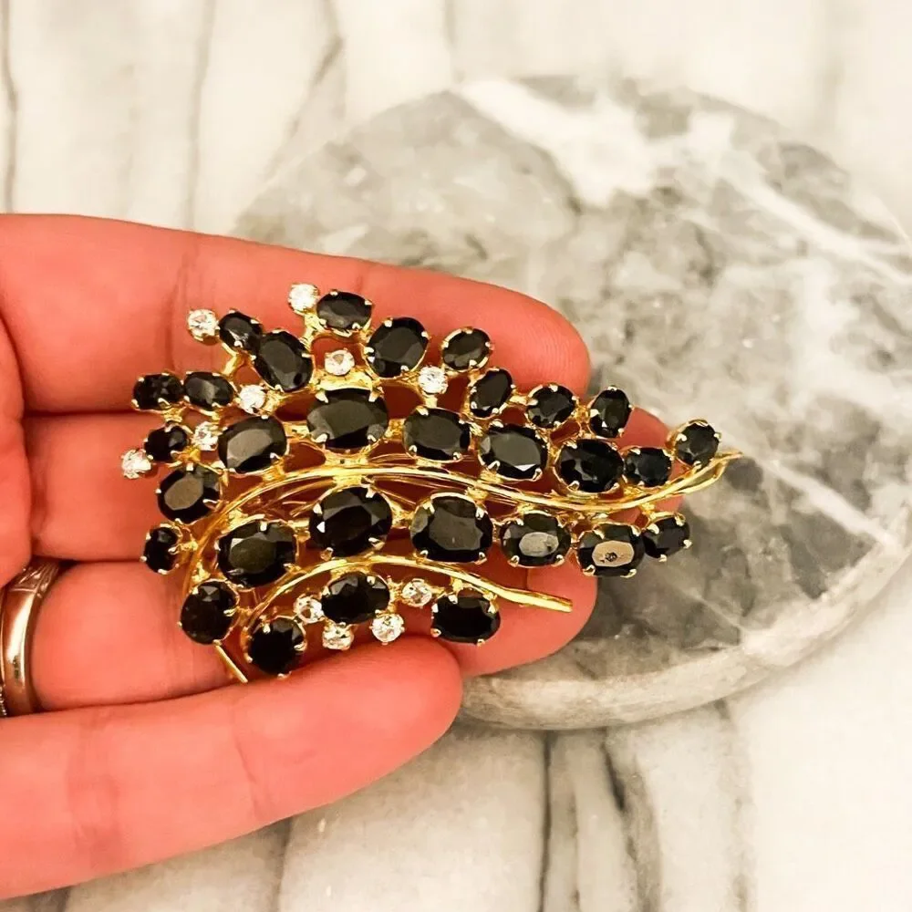 Vintage Black Crystal Spray Brooch Pin‎ Gold Toned Metal Prong Set Clear Accent